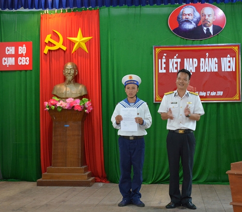 TẠO NGUỒN ĐẢNG VIÊN TRẺ - KHÔNG CHẠY THEO SỐ LƯỢNG

